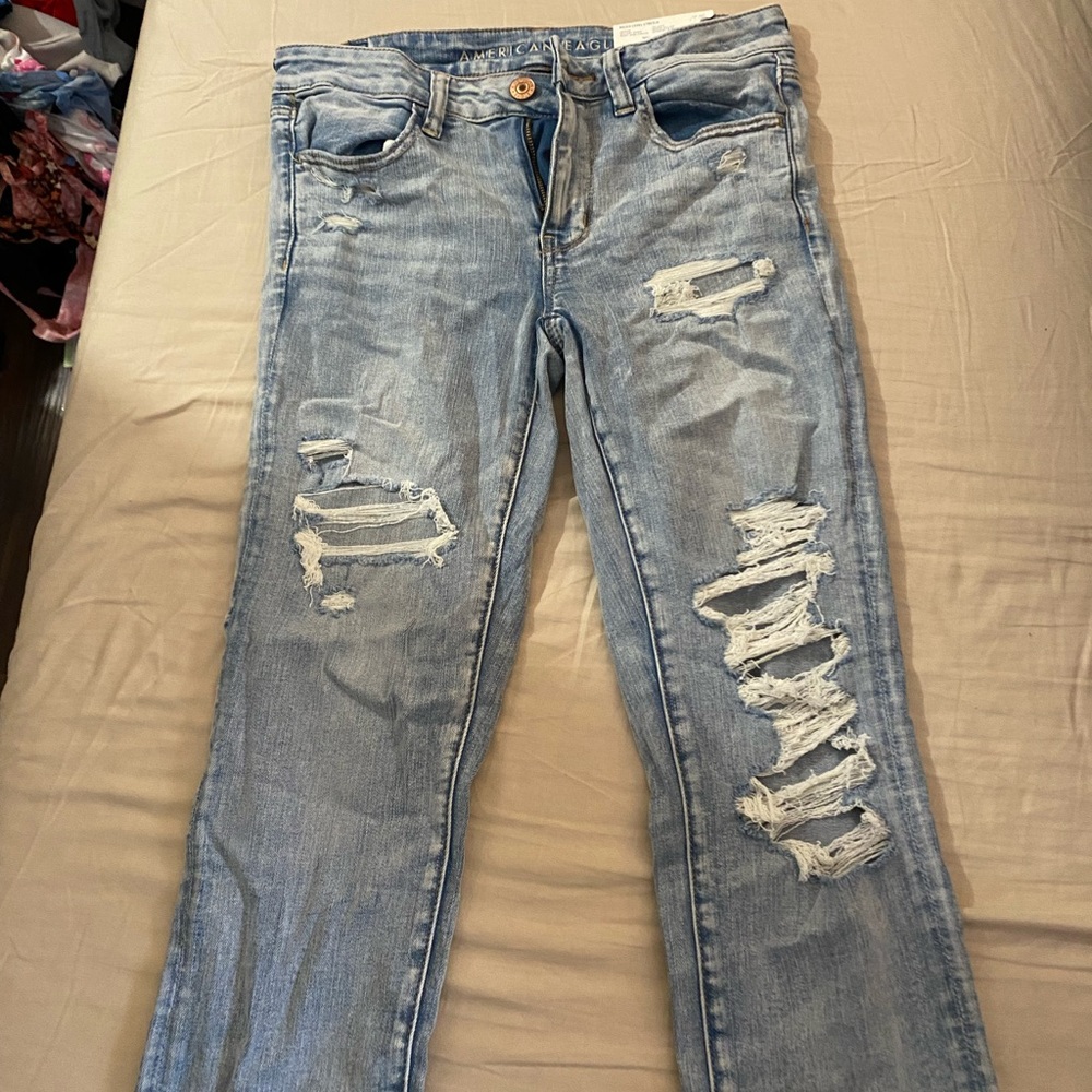 American Eagle Jeggings NWT. Next level stretch, very cute distressed.